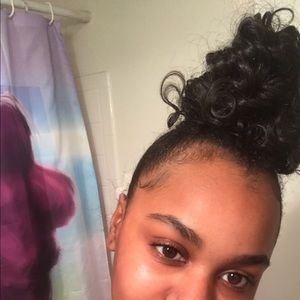 Meet your Posher, Alexus